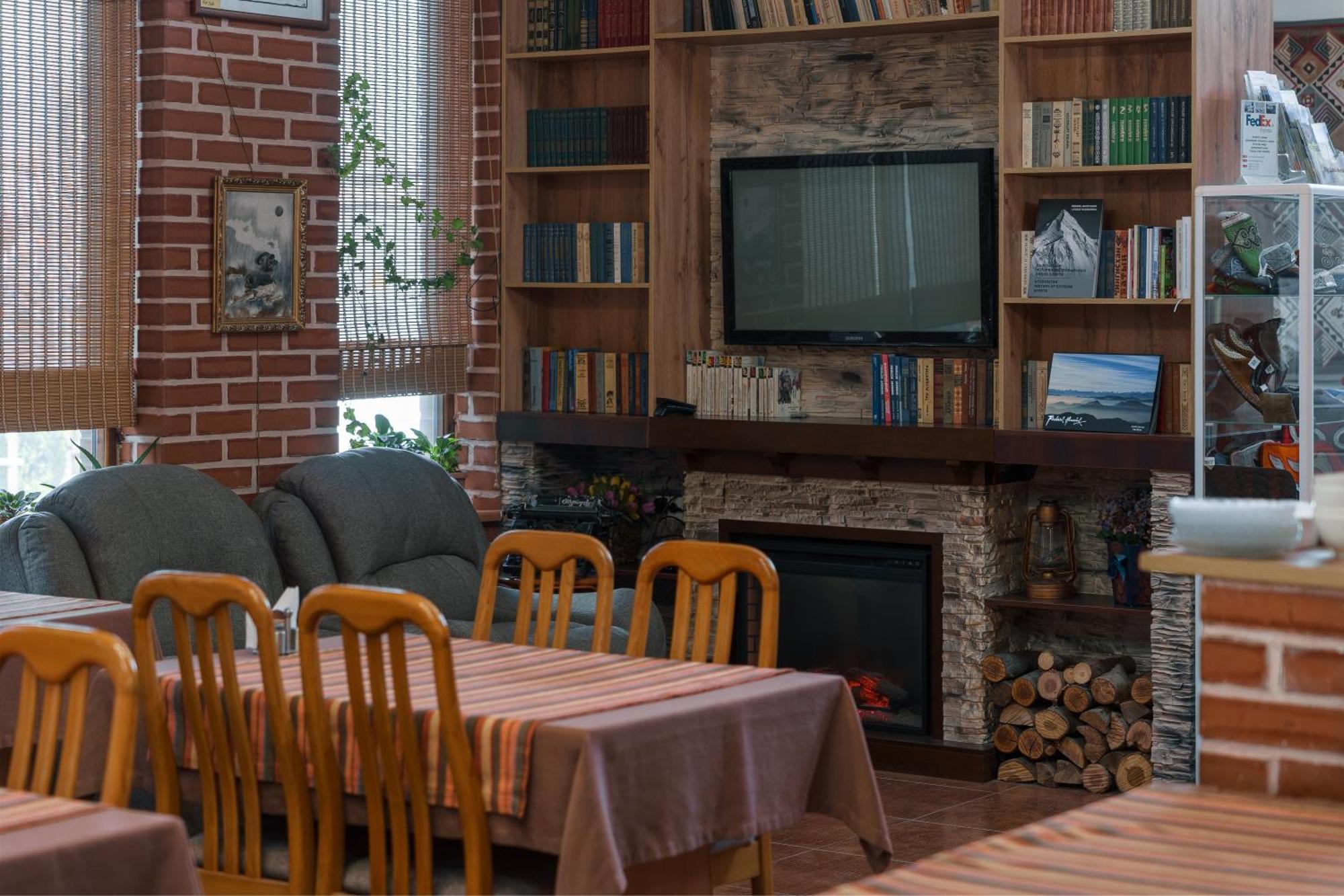 Alpinist Hotel Bişkek Dış mekan fotoğraf