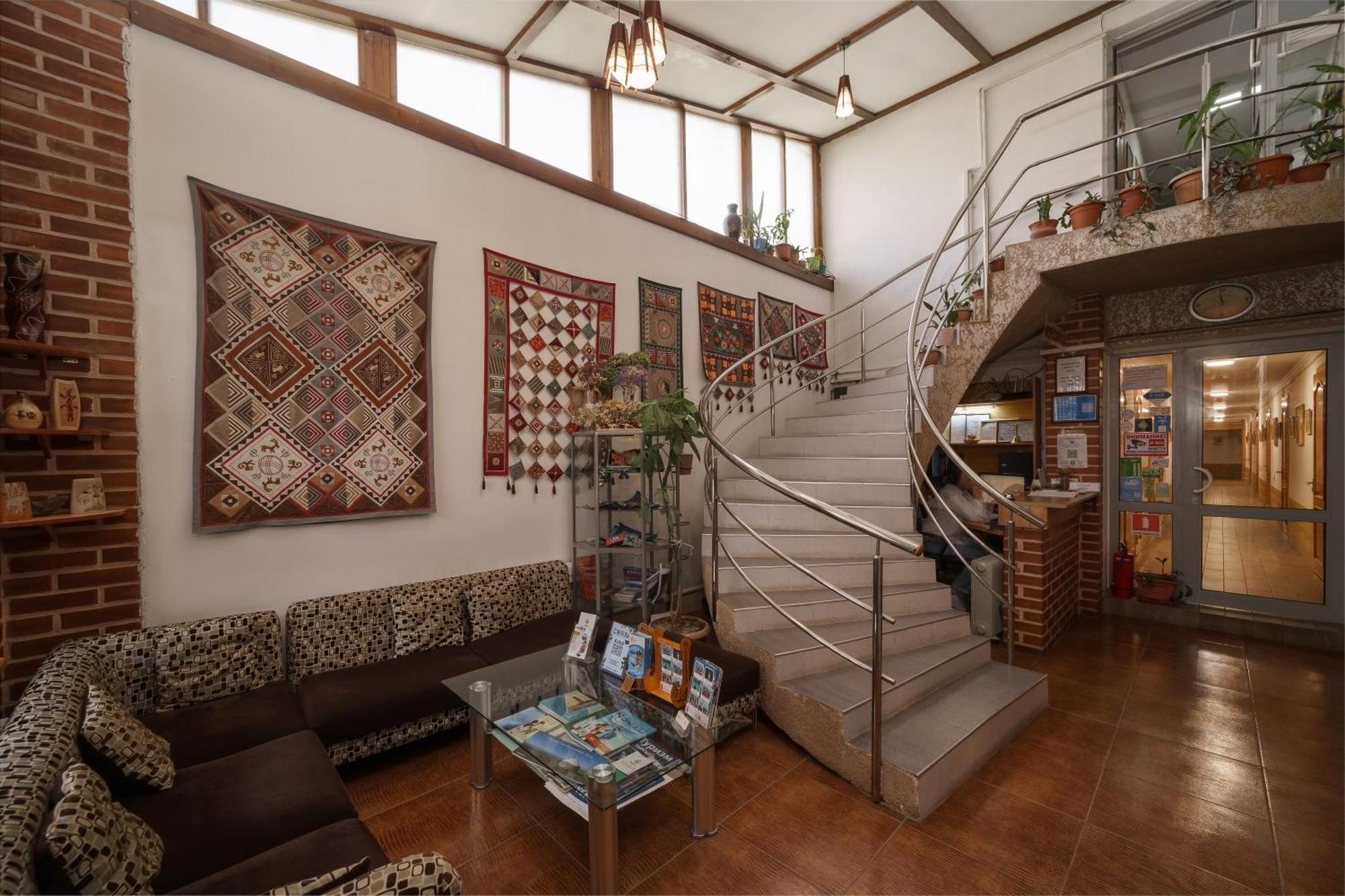 Alpinist Hotel Bişkek Dış mekan fotoğraf