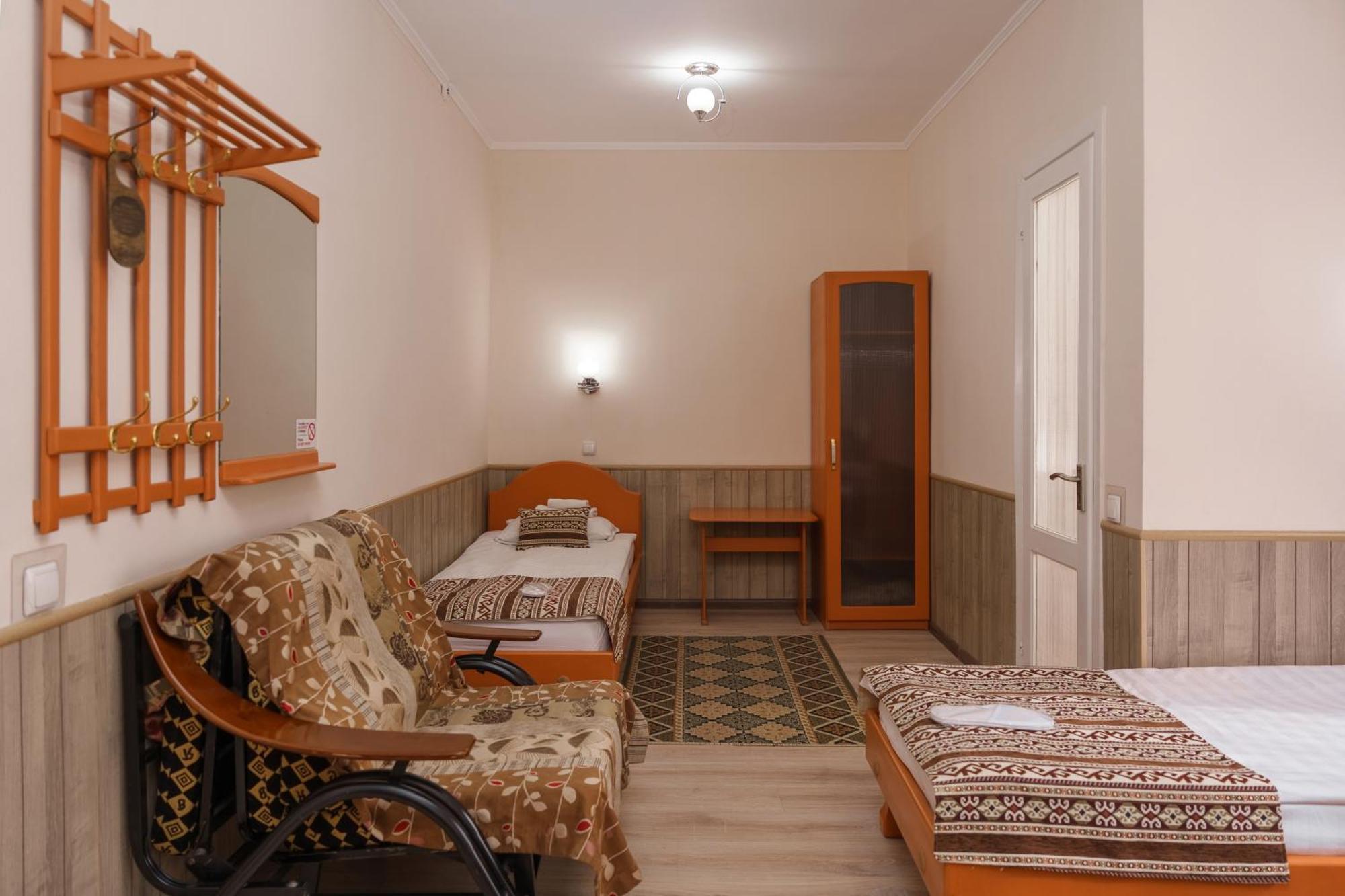 Alpinist Hotel Bişkek Dış mekan fotoğraf